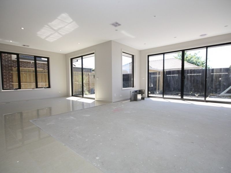 2/37 View Road, Springvale VIC 3171