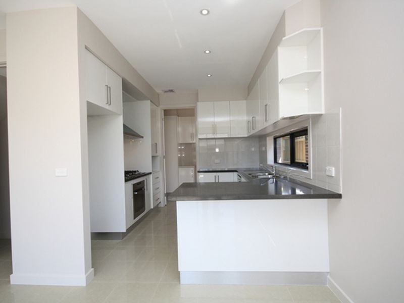 2/37 View Road, Springvale VIC 3171