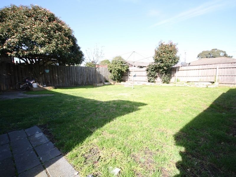 40 Hanleth Avenue, Springvale VIC 3171