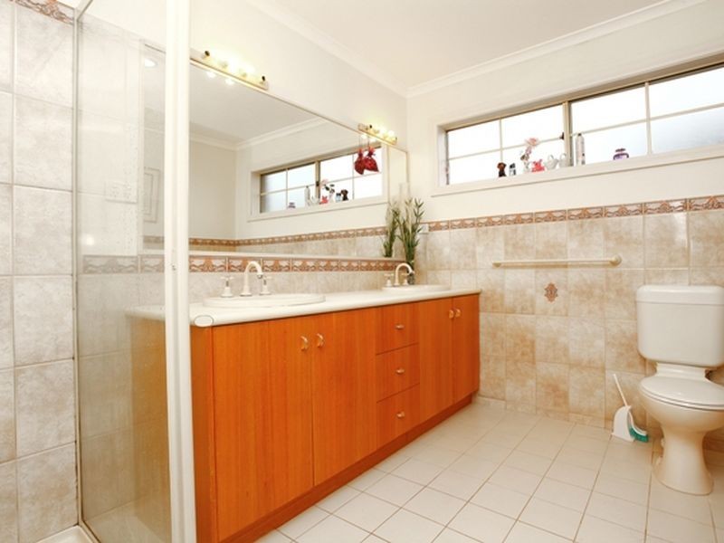 18 Emmerson Street, Keysborough VIC 3173