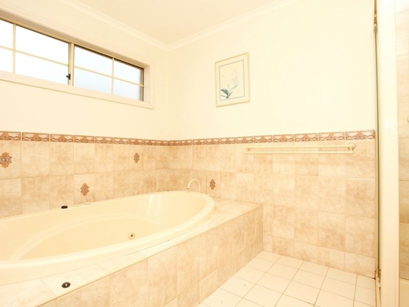 18 Emmerson Street, Keysborough VIC 3173