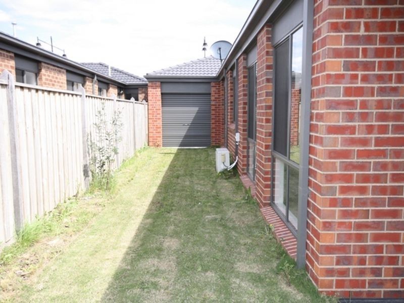 22 Boland Drive, Lyndhurst VIC 3975