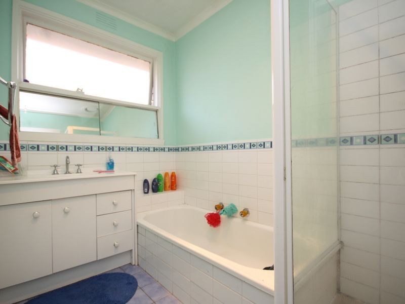 9 Serpentine Road, Keysborough VIC 3173