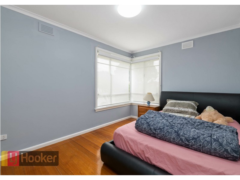 13 Parkmore rd, Keysborough VIC 3173