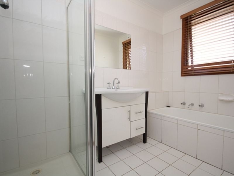 16 Showjump Crescent, Endeavour Hills VIC 3802