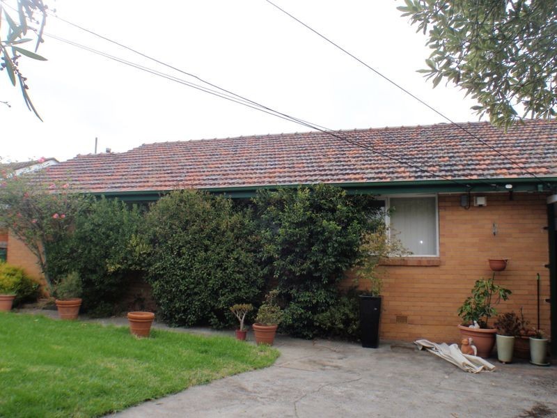 10 CARLYON CT, Springvale VIC 3171