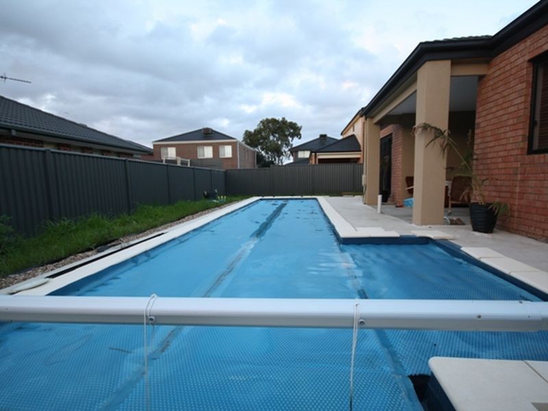 6 Greenside Crescent, Keysborough VIC 3173