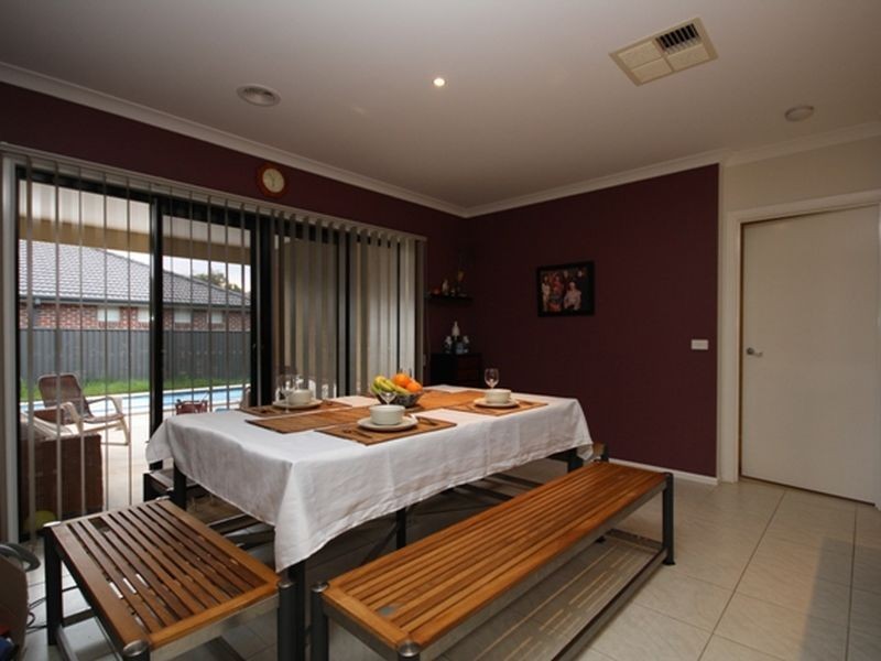 6 Greenside Crescent, Keysborough VIC 3173