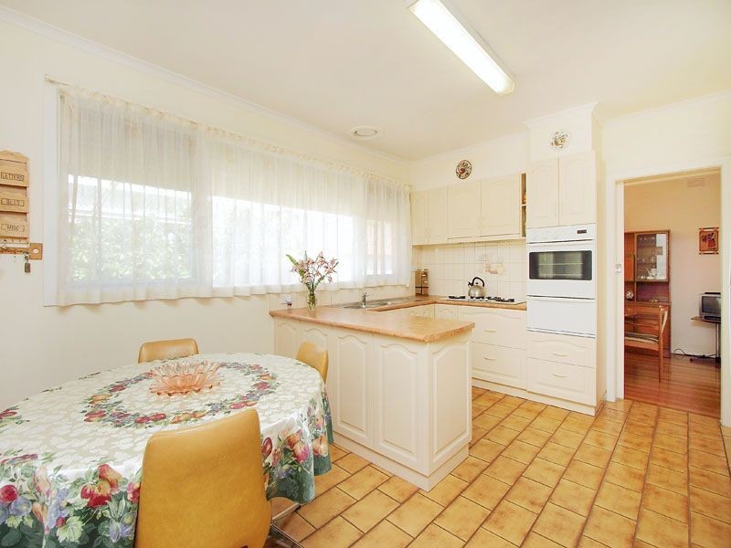 24 Medoro Grove, Mulgrave VIC 3170