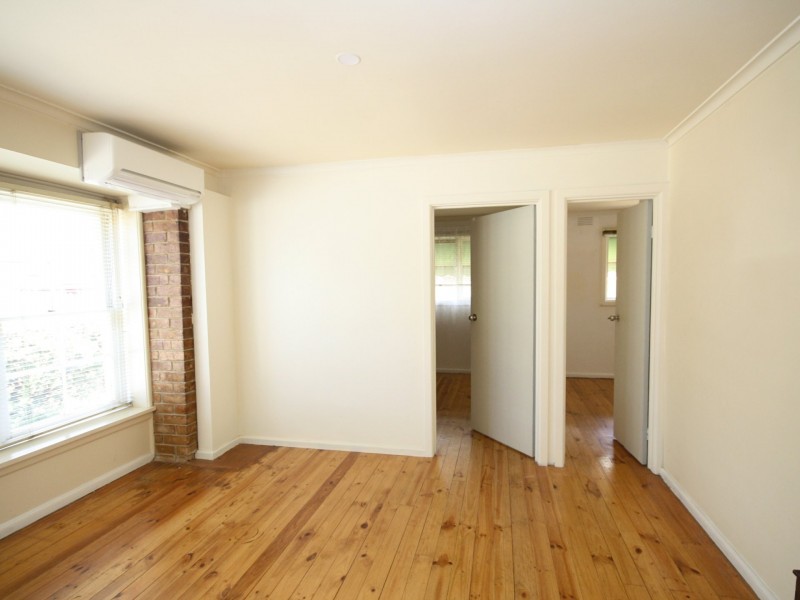 17 Elizabeth Avenue, Springvale South VIC 3172