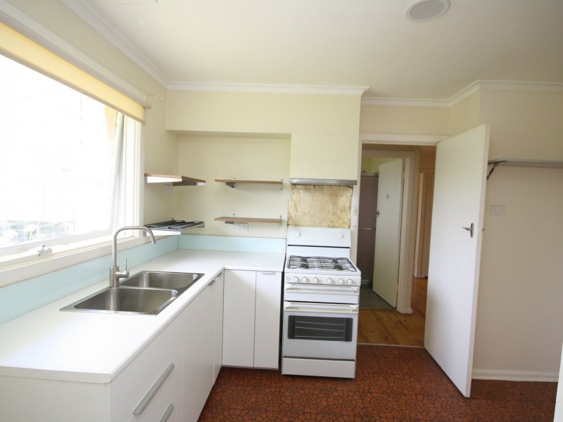 17 Elizabeth Avenue, Springvale South VIC 3172