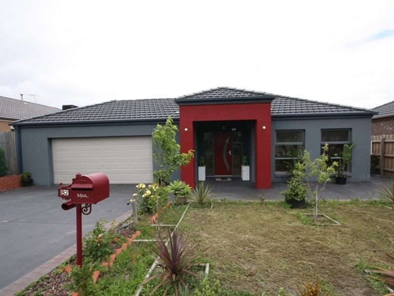 82 Aylmer Road, Lynbrook VIC 3975