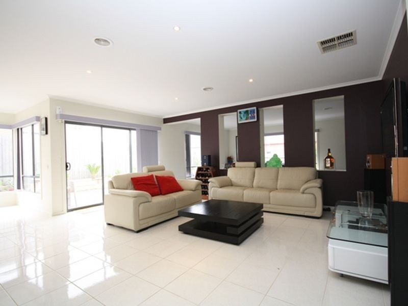 82 Aylmer Road, Lynbrook VIC 3975