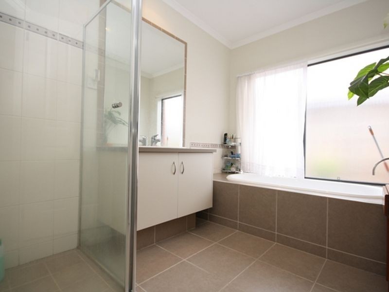 82 Aylmer Road, Lynbrook VIC 3975