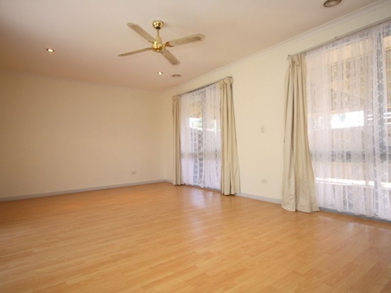 54 Wallace Road, Cranbourne VIC 3977
