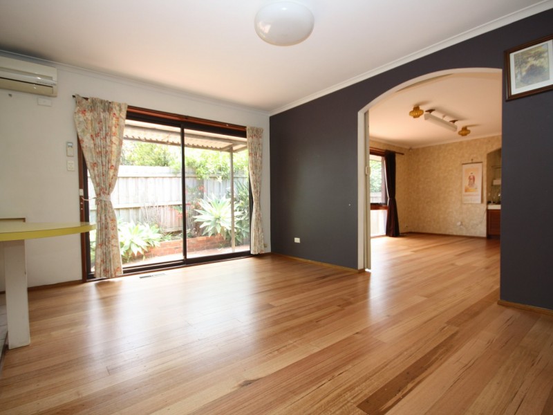 2 Bellbrook crt, Clayton South VIC 3169