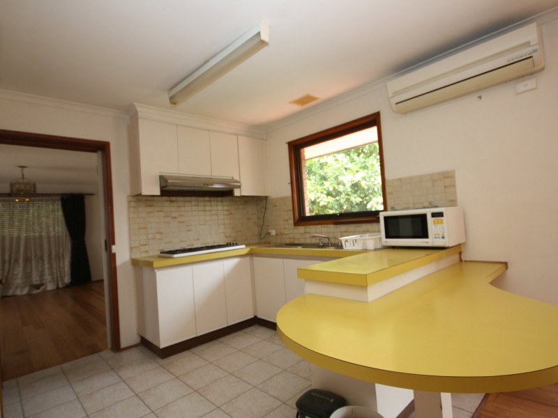 2 Bellbrook crt, Clayton South VIC 3169