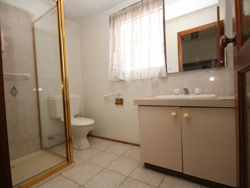 2 Bellbrook crt, Clayton South VIC 3169