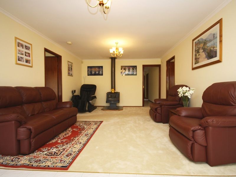 25 Turner Close, Springvale VIC 3171