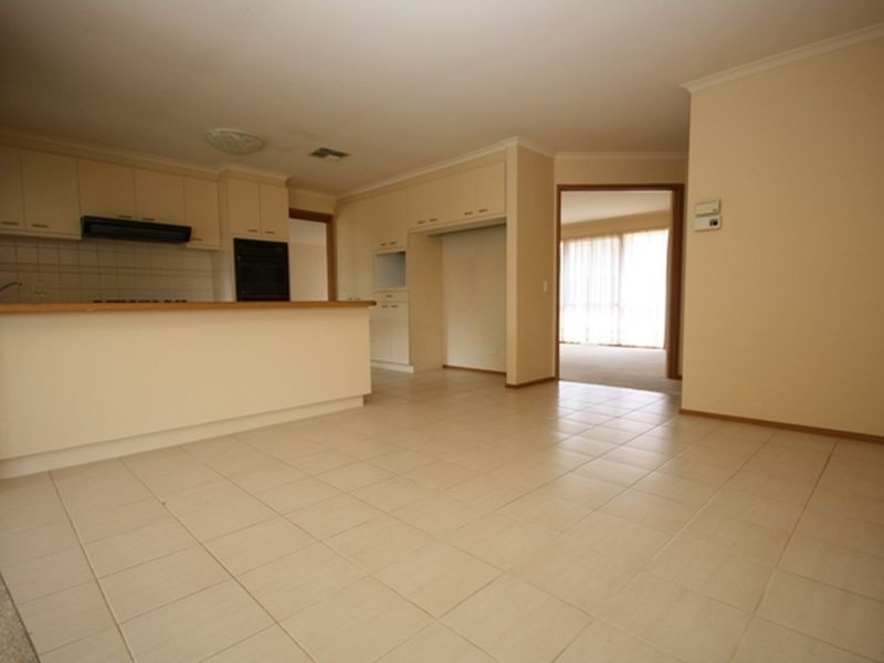 86 Waverley Park Drive, Cranbourne North VIC 3977
