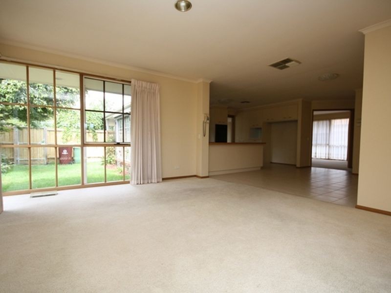 86 Waverley Park Drive, Cranbourne North VIC 3977