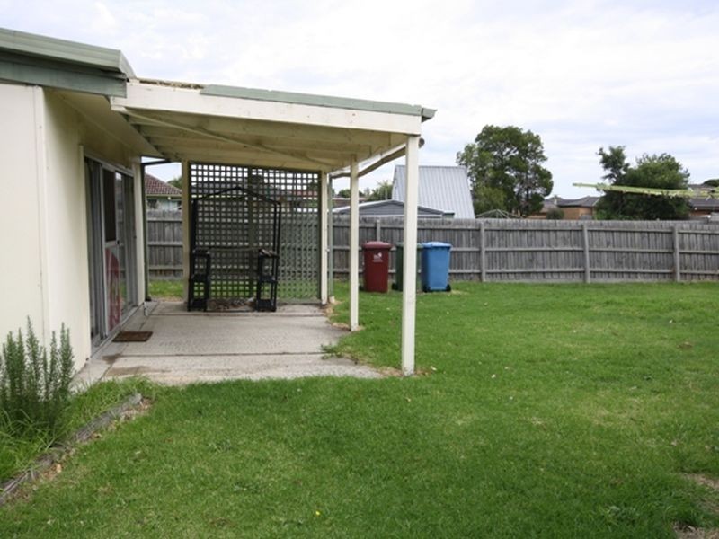 17 RUTHERGLEN ST, Noble Park VIC 3174