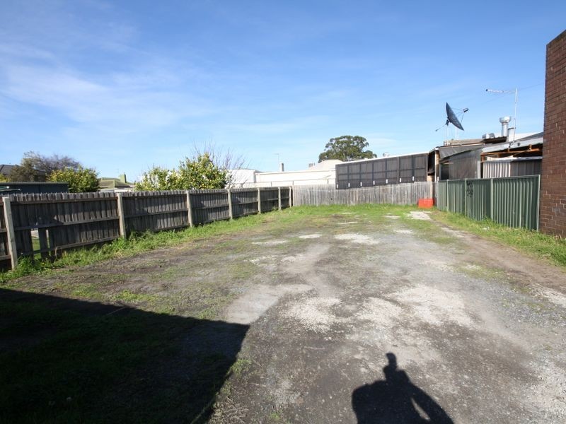 2 Union Grove, Springvale VIC 3171