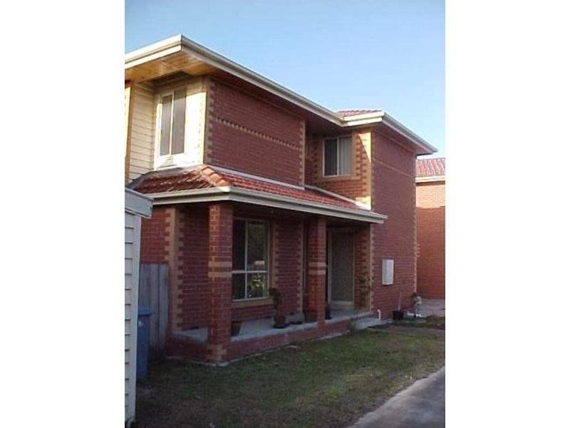 2/11 Albert Avenue, Springvale VIC 3171