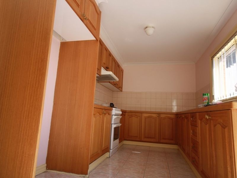 2/11 Albert Avenue, Springvale VIC 3171