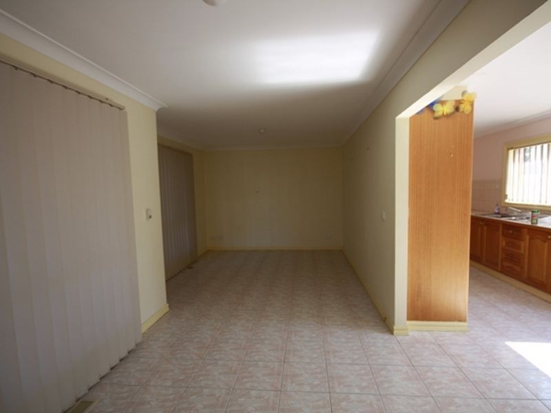 2/11 Albert Avenue, Springvale VIC 3171