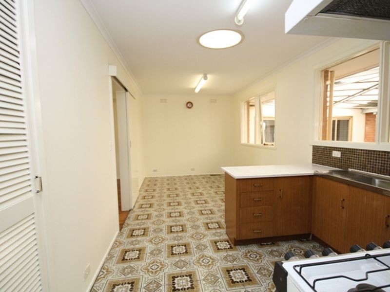 11 Beauvorno Avenue, Keysborough VIC 3173