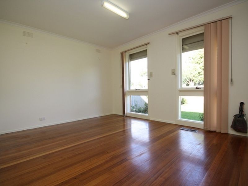 11 Beauvorno Avenue, Keysborough VIC 3173