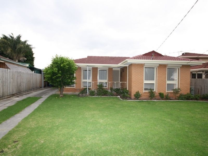 11 Beauvorno Avenue, Keysborough VIC 3173