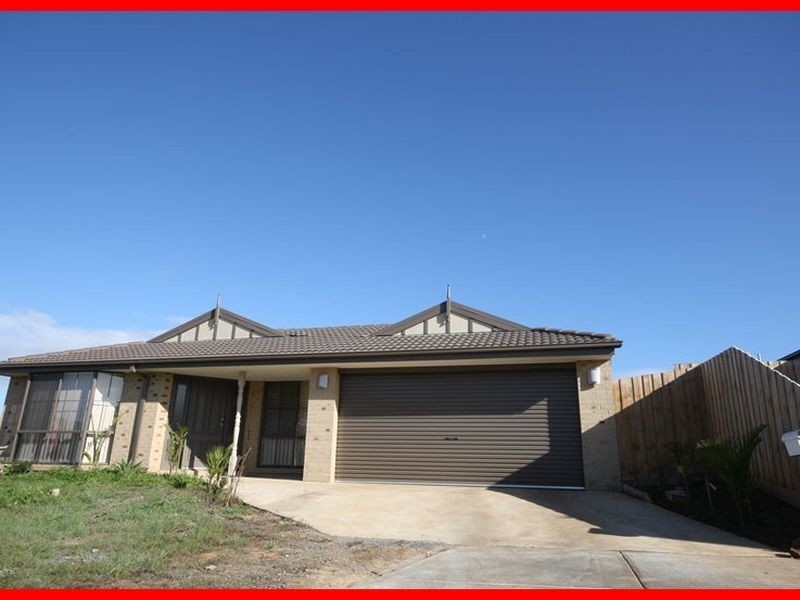 67 Diamond Parade, Skye VIC 3977