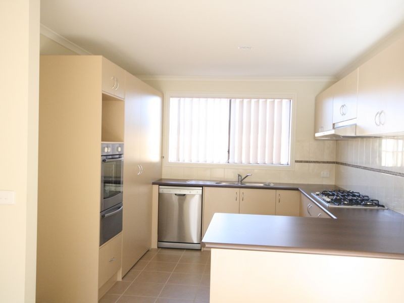 67 Diamond Parade, Skye VIC 3977