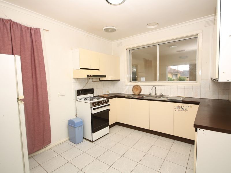 92 Oakwood Avenue, Noble Park North VIC 3174