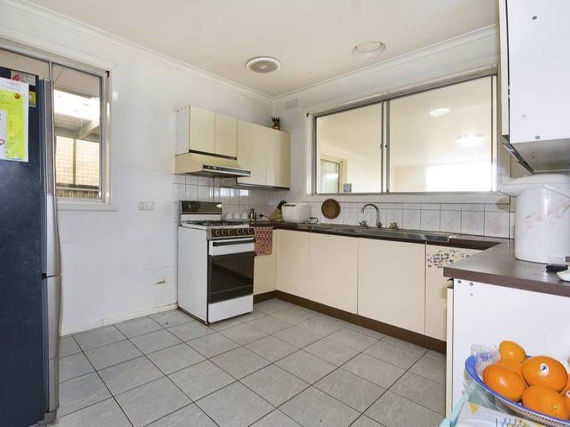 92 Oakwood Avenue, Noble Park North VIC 3174