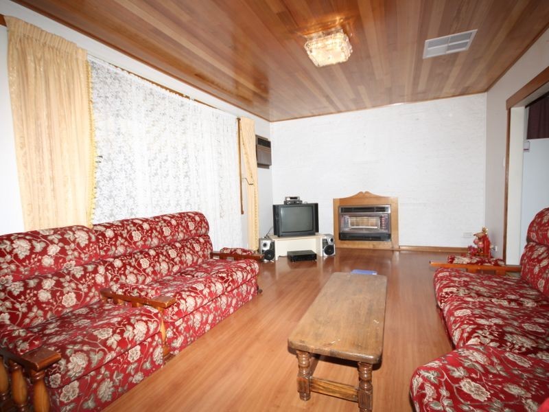 92 Oakwood Avenue, Noble Park North VIC 3174