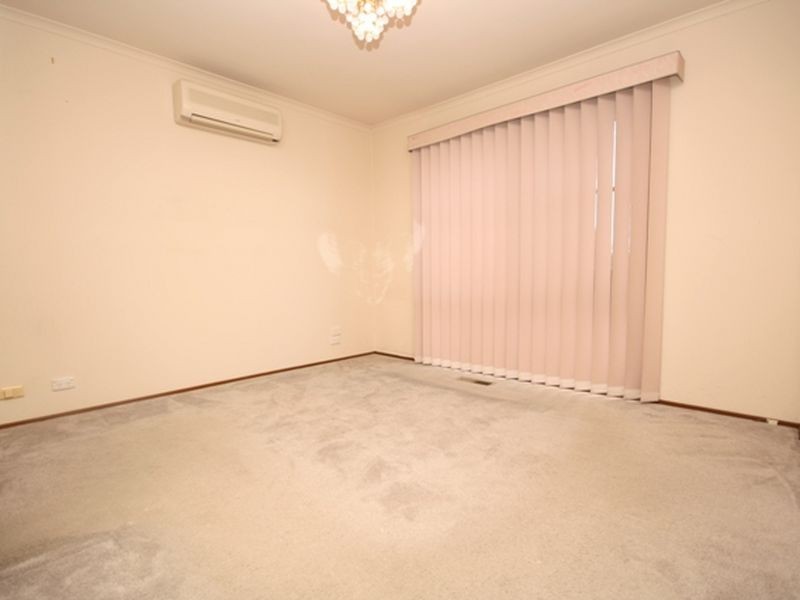 8 Kanumbra Court, Hallam VIC 3803