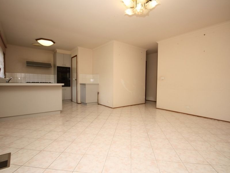 8 Kanumbra Court, Hallam VIC 3803