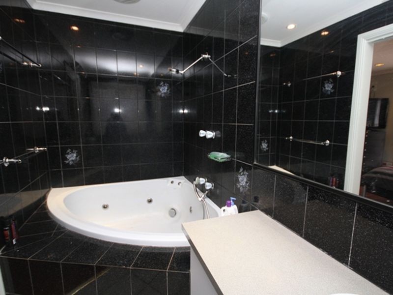 88 Waverley Park Drive, Cranbourne North VIC 3977