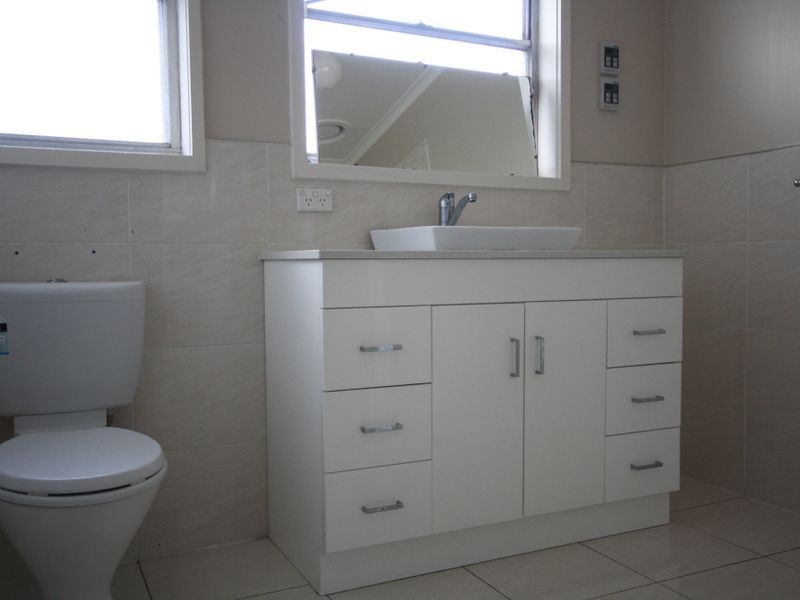 115 Somerville Rd, Hampton Park VIC 3976