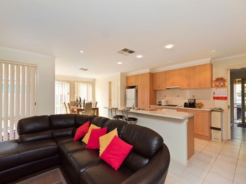 35 Astley Wynd, Lynbrook VIC 3975