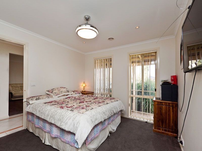 35 Astley Wynd, Lynbrook VIC 3975