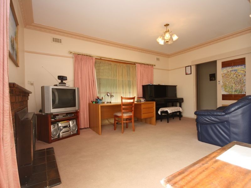 2 Tyree Avenue, Springvale VIC 3171