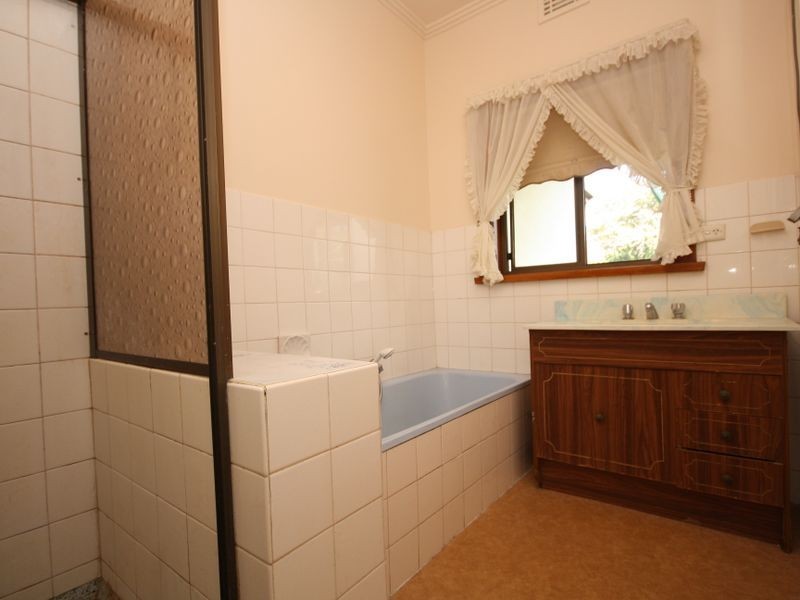 2 Tyree Avenue, Springvale VIC 3171