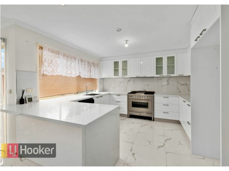 9 Perri Raso Rise, Rowville VIC 3178