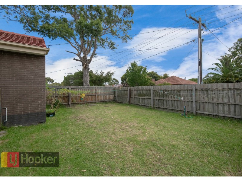 1/10 Young Street, Springvale VIC 3171