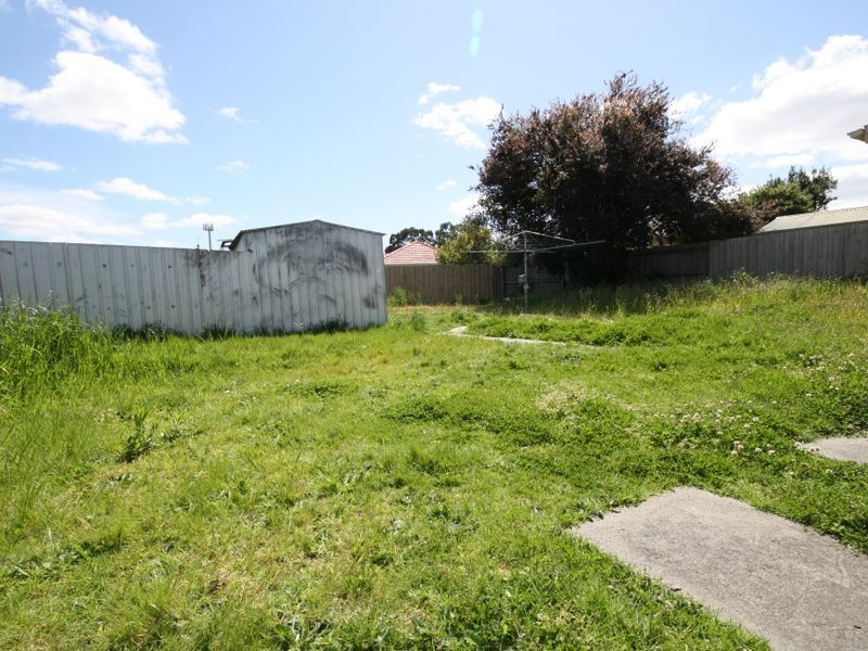 42 Union Grove, Springvale VIC 3171