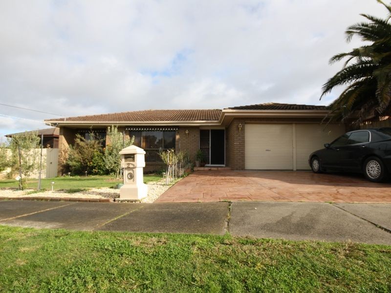 2 CHISHOLM CT, Springvale South VIC 3172